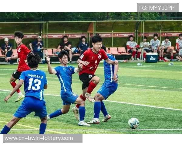 大学生足球联赛精彩纷呈展现青春活力与团队精神的竞技盛宴 大学生足球联赛精彩纷呈展现青春活力与团队精神的竞技盛宴